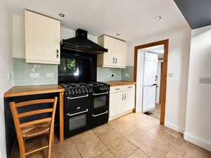 Kitchen_20WL(1)- click for photo gallery